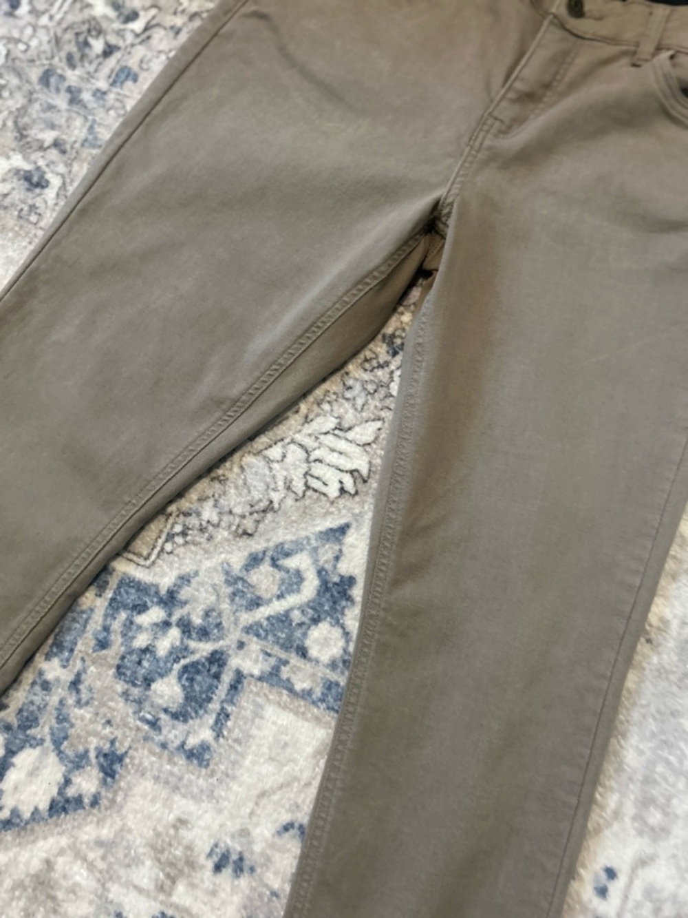 Liz Claiborne Women’s Slim Leg Mid-rise  Pants - Picture 3 of 7